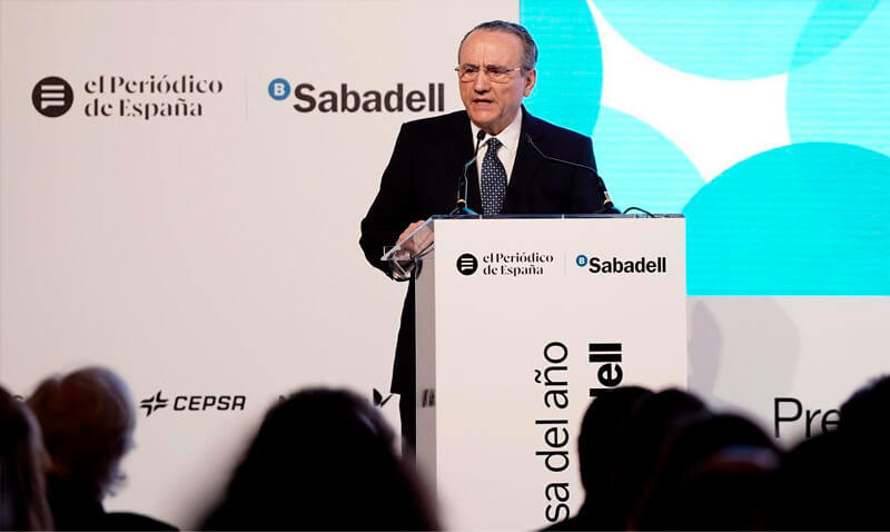 Javier Moll, presidente de Prensa Ibérica, durante su discurso en la Gala de los Premios 'Empresa del Año Banco Sabadell' / José Luis Roca