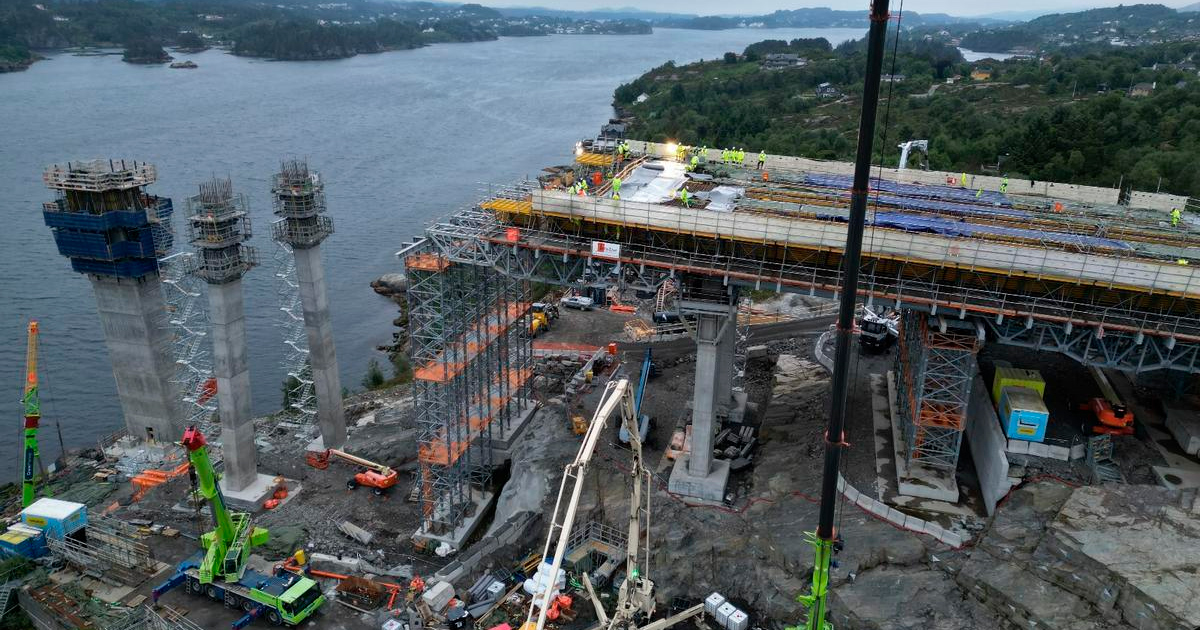 Obras del viaducto Sota Bridge, en Noruega.